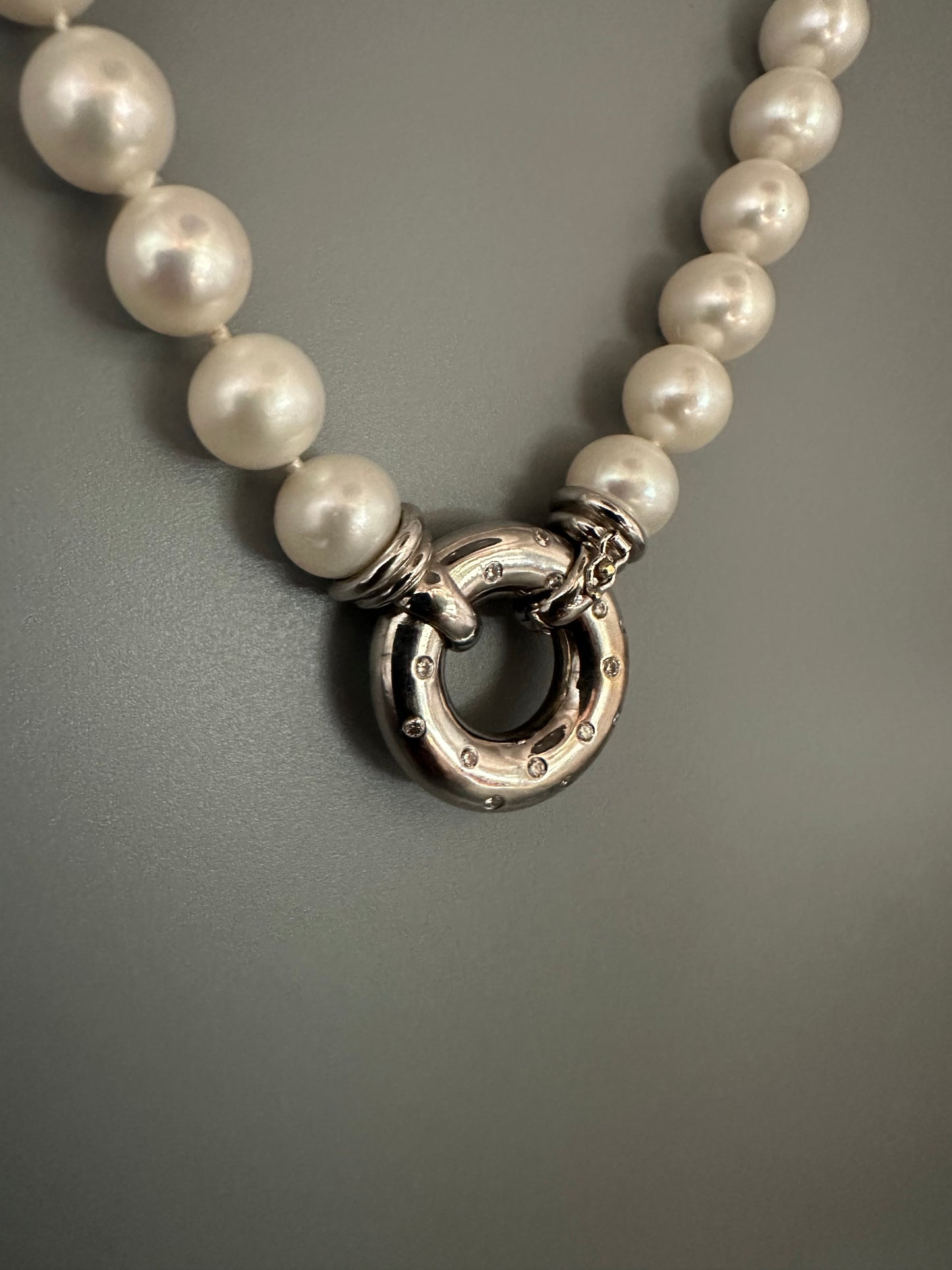 10 mm Luminous Pearl Strand Necklace – 14K White Gold Clasp | Timeless Classic