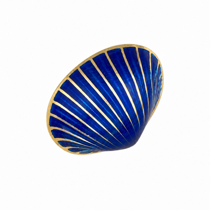 Cobalt-blue enamel seashell pendant in 18K gold with radiating gold lines