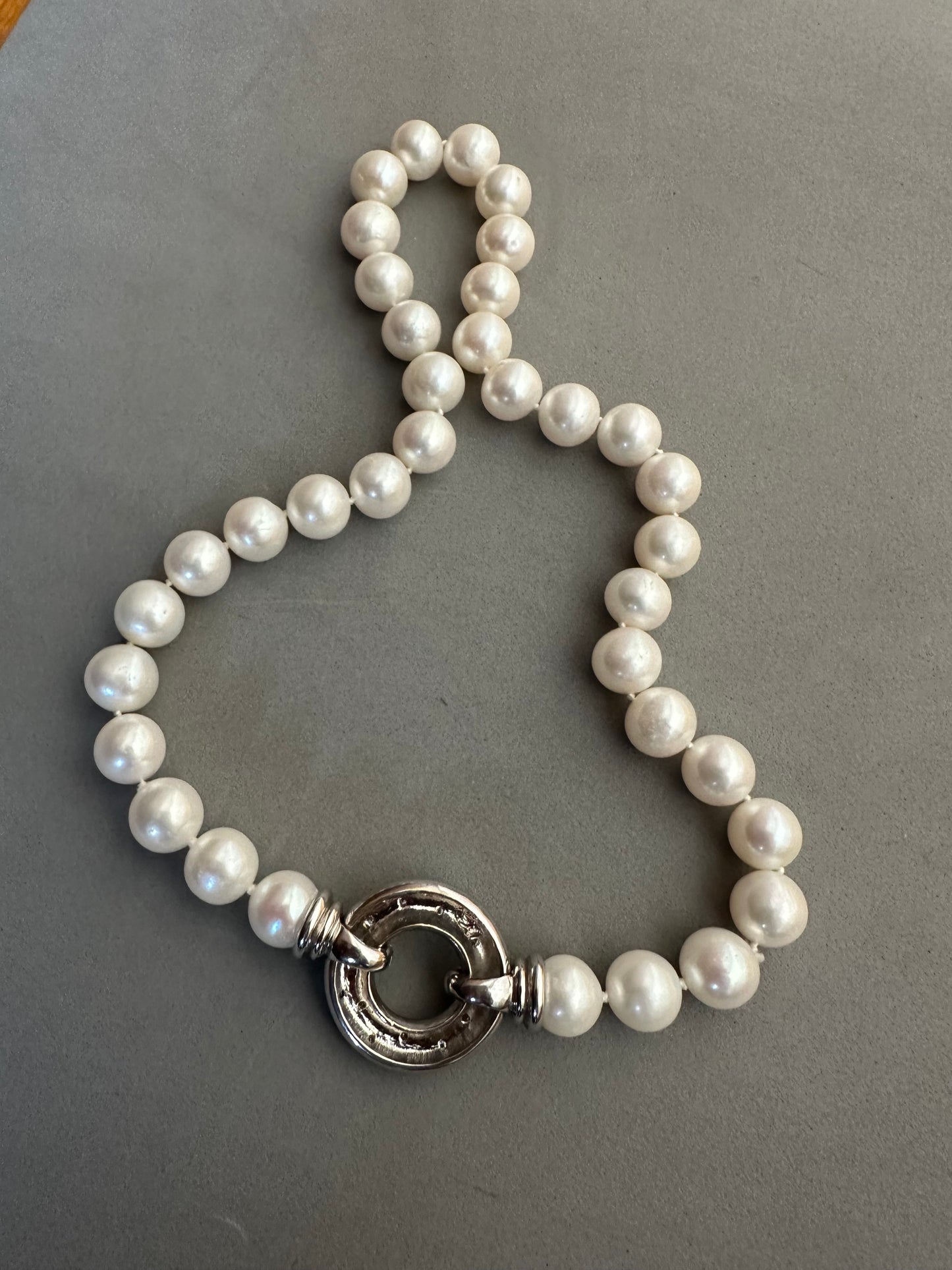 10 mm Luminous Pearl Strand Necklace – 14K White Gold Clasp | Timeless Classic