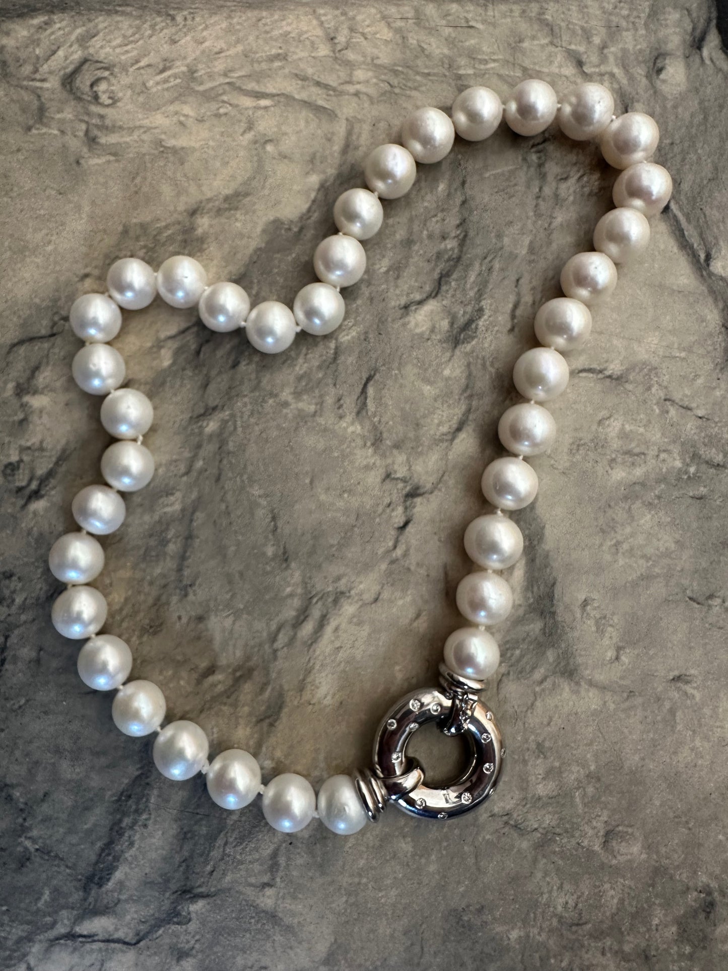 10 mm Luminous Pearl Strand Necklace – 14K White Gold Clasp | Timeless Classic